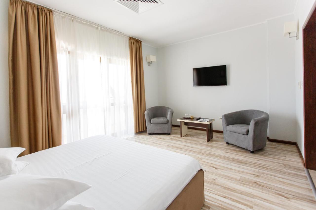 Nautic Sport Club Hotel Navodari Luaran gambar